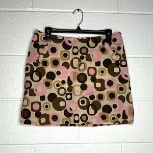 < Y2K Hyp 70’s Inspired Mini Skirt Size 8 >